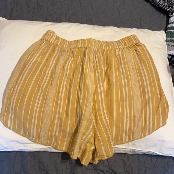 NWT American Eagle Shorts - Picture 3 of 3